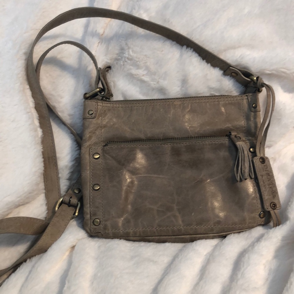Diva True Crossbody